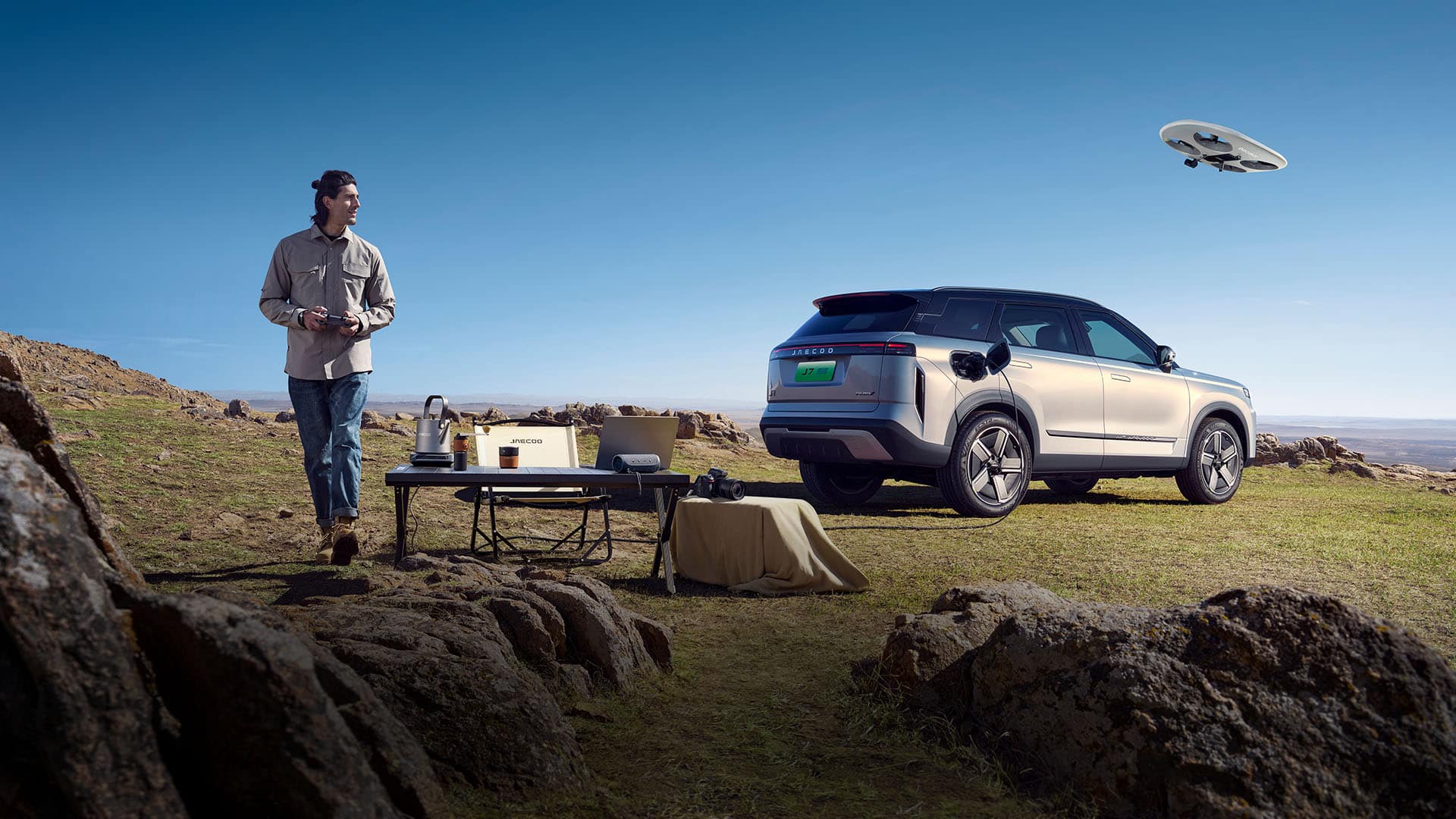 Dotata della funzione V2L per alimentare ogni dispositivo esterno e capacità di traino fino a 1.500 kg